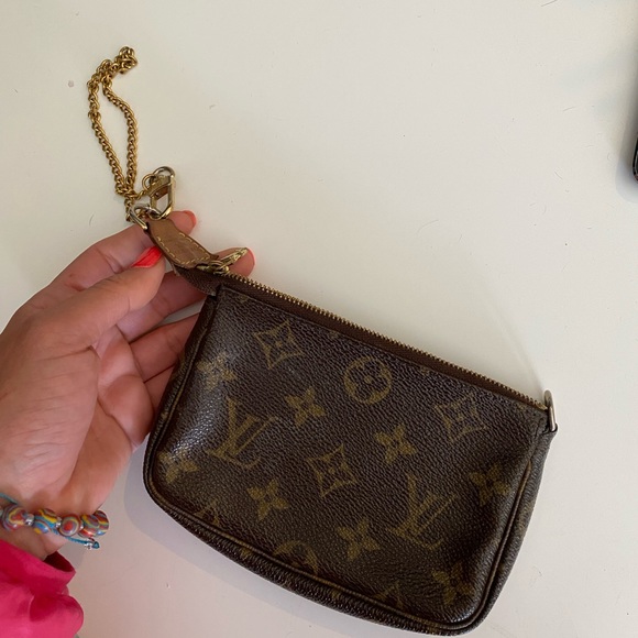LV Limited Edition  LOUIS VUITTON T&B MINI POCHETTE POUCH - Picture 3 of 9